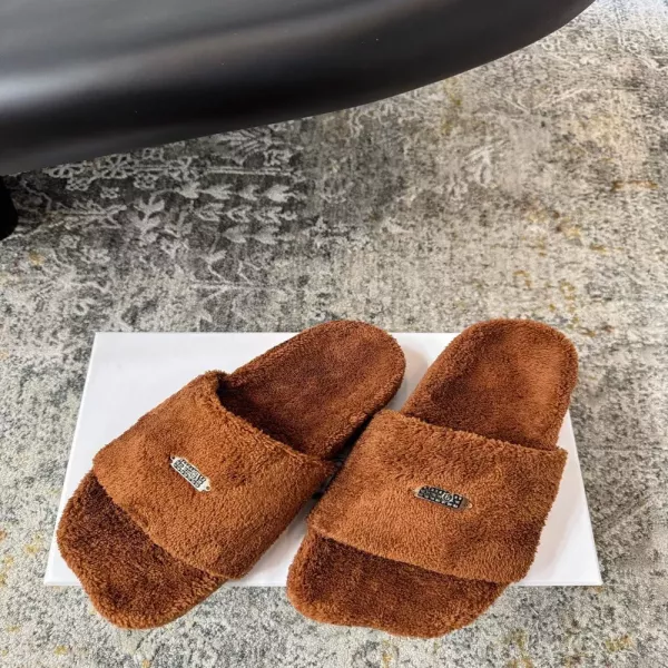 메종마르지엘라 메종 마르지엘라 26FW 퍼 슬라이드