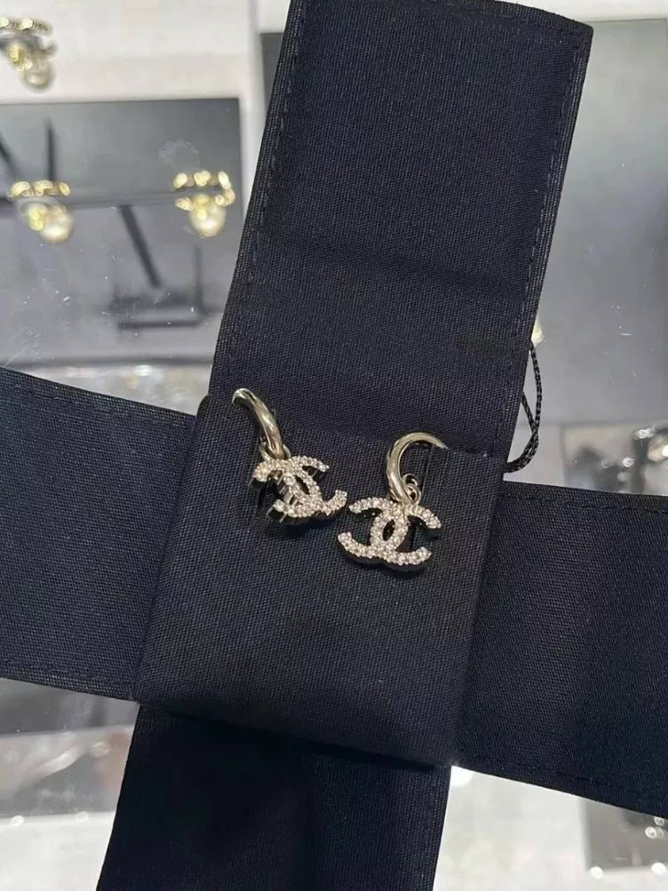 샤넬 더블C 펜던트 드롭 풀큐빅 귀걸이 상세 이미지 6