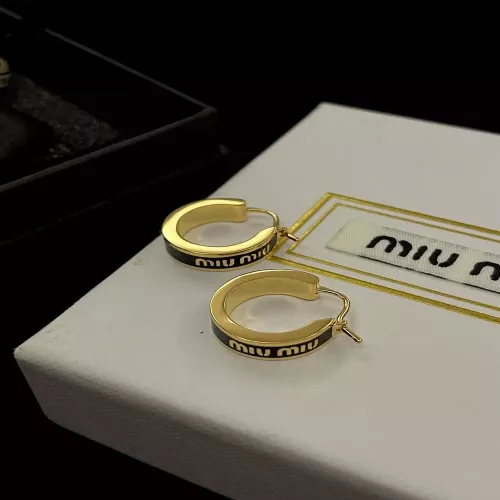 미우미우 로고 블랙 에나멜 미니 링 이어링