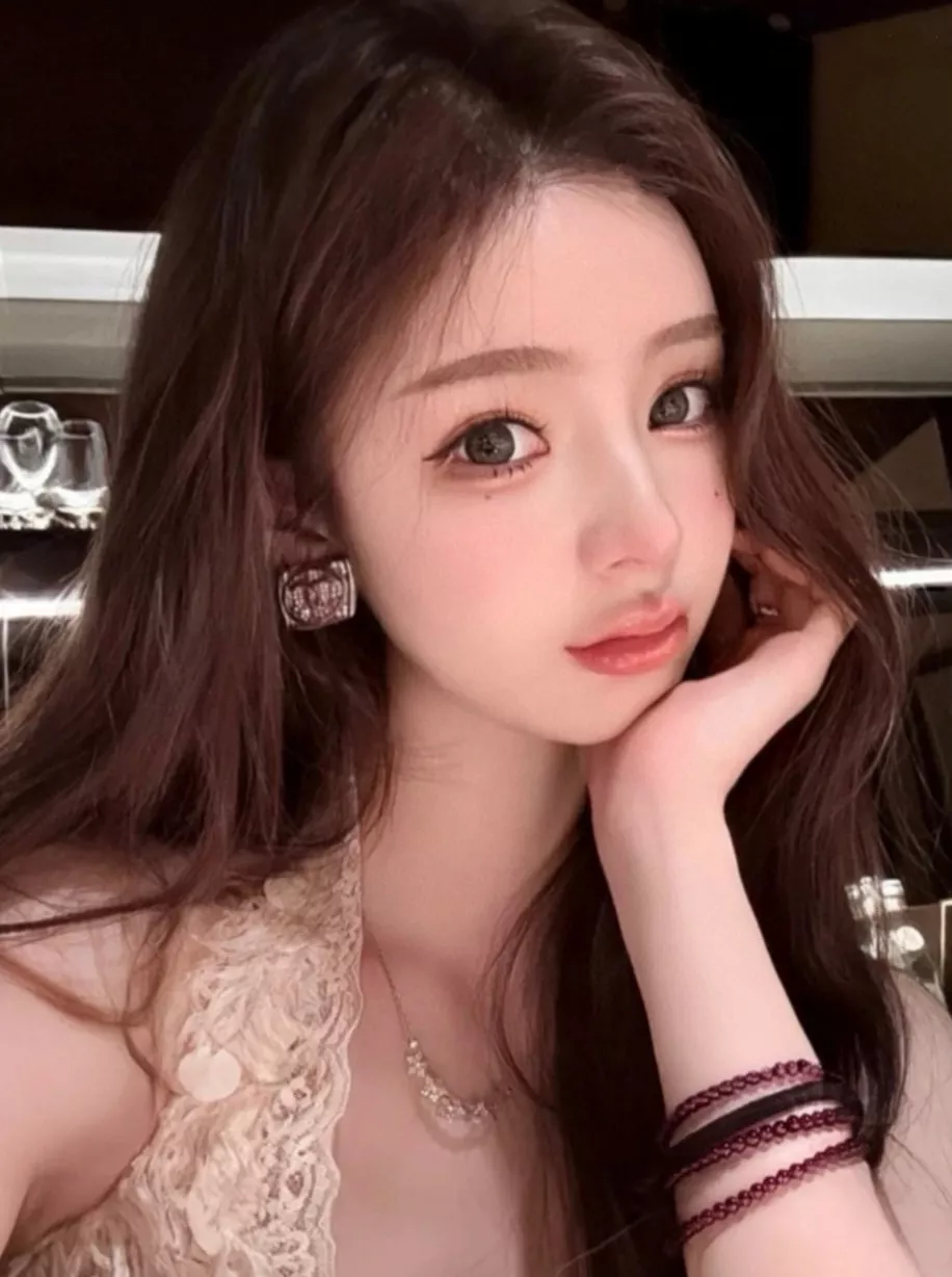 샤넬 25C 실버 풀크리스탈 사각 더블C 스터드 이어링 상세 이미지 7