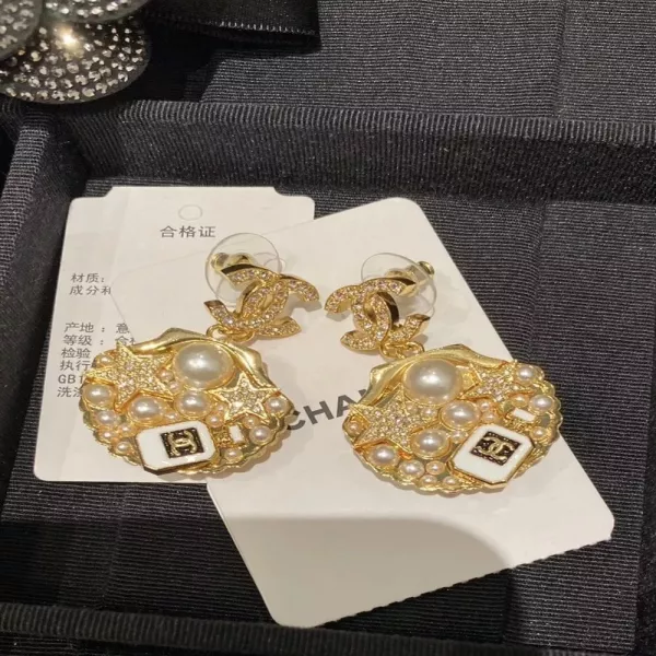 샤넬 골드 베이스 쉘 모티브 진주 크리스탈 더블C 귀걸이