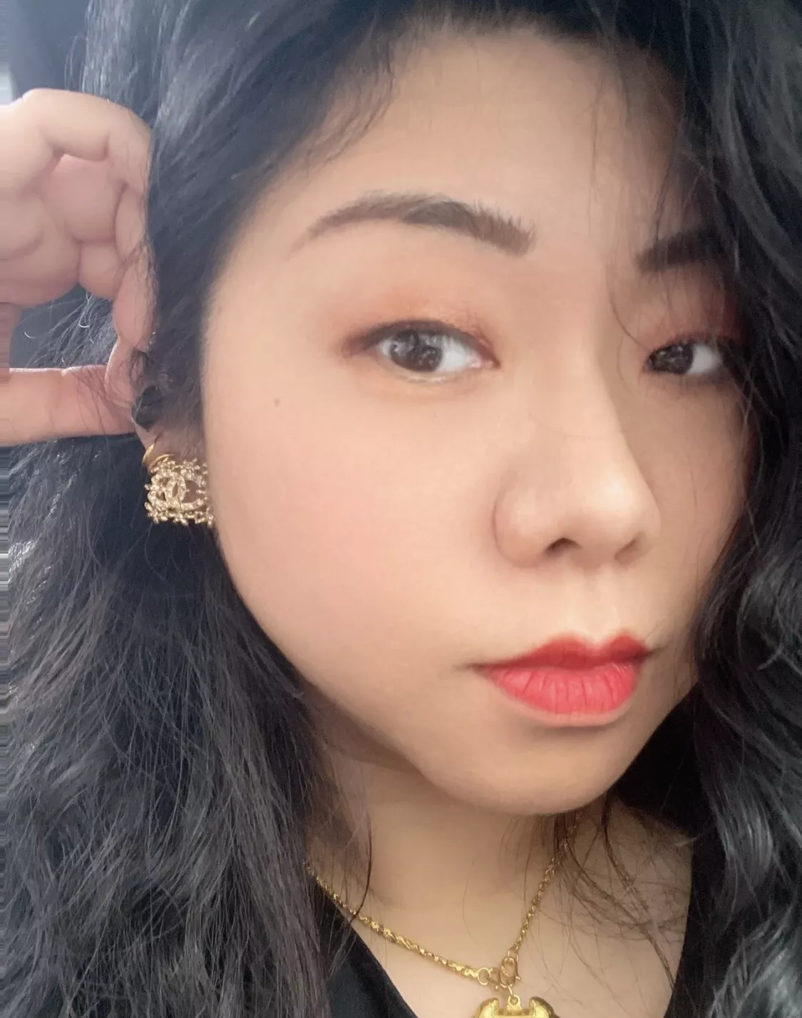 샤넬 골드 플라워 컷아웃 큐빅 이어 스터드 상세 이미지 8