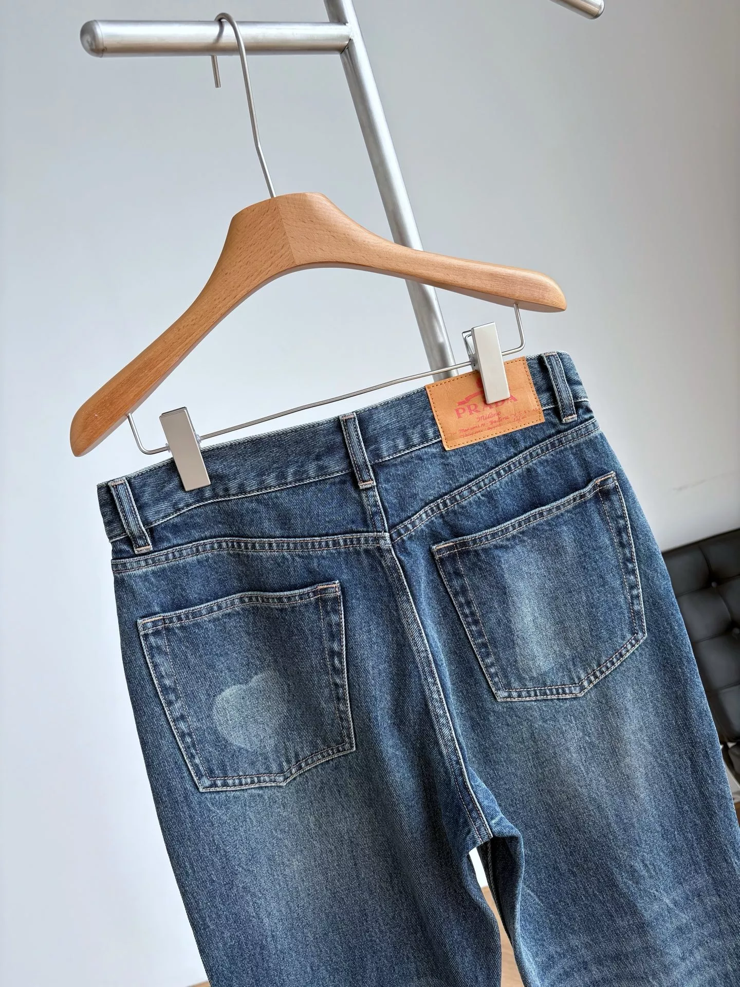 프라다 복고 워싱 블루 데님 팬츠 상세 이미지 8