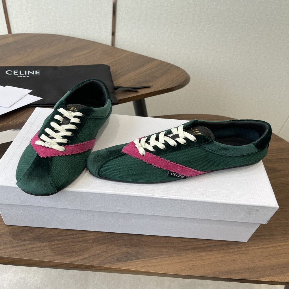 셀린느 C 로고 데일리 로우 스니커즈