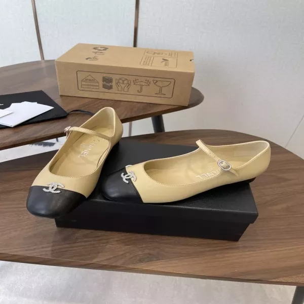 샤넬 투톤 스퀘어토 메리제인 플랫