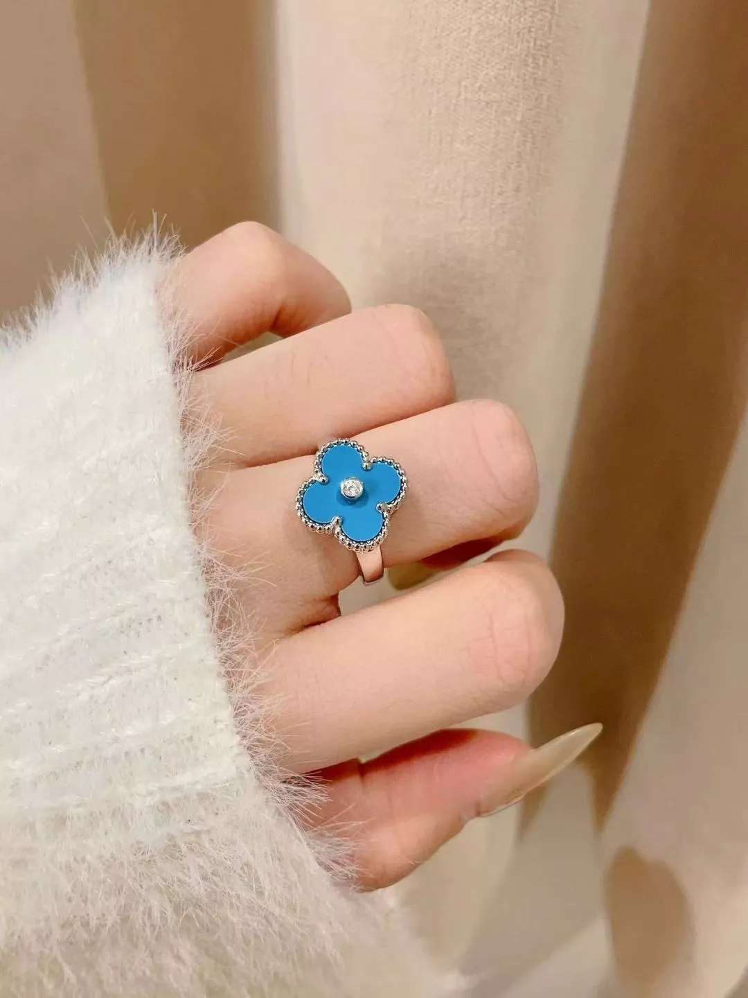 반클리프아펠 알함브라 다이아 포인트 클로버 링 상세 이미지 9