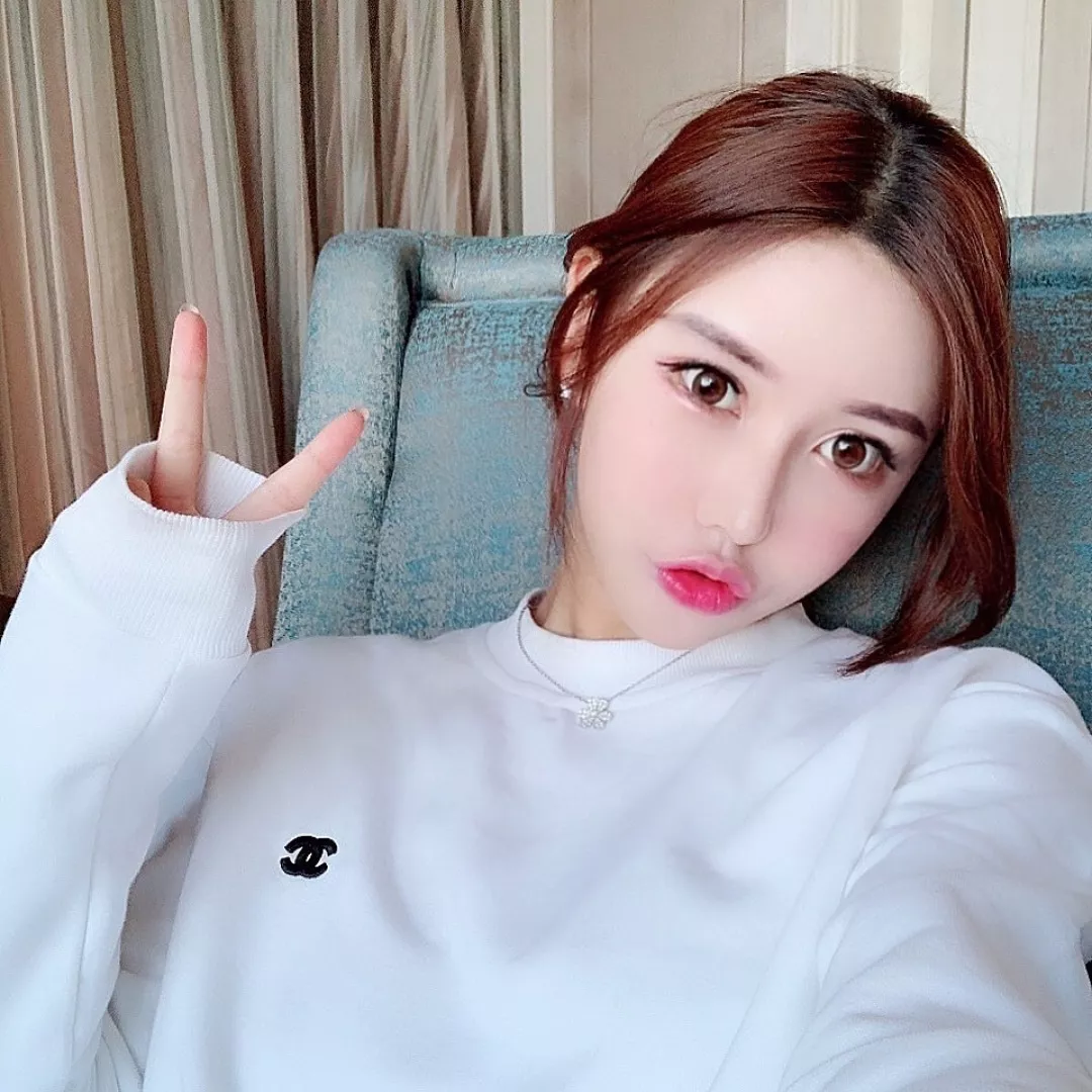 반클리프아펠 알함브라 플라워 펜던트 주얼리 상세 이미지 15