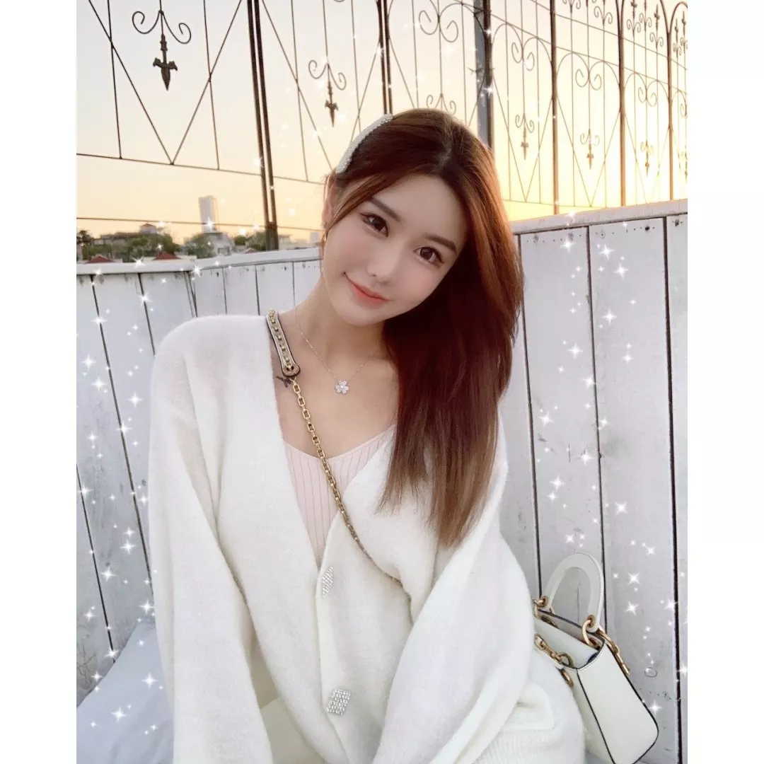 반클리프아펠 알함브라 플라워 펜던트 주얼리 상세 이미지 20