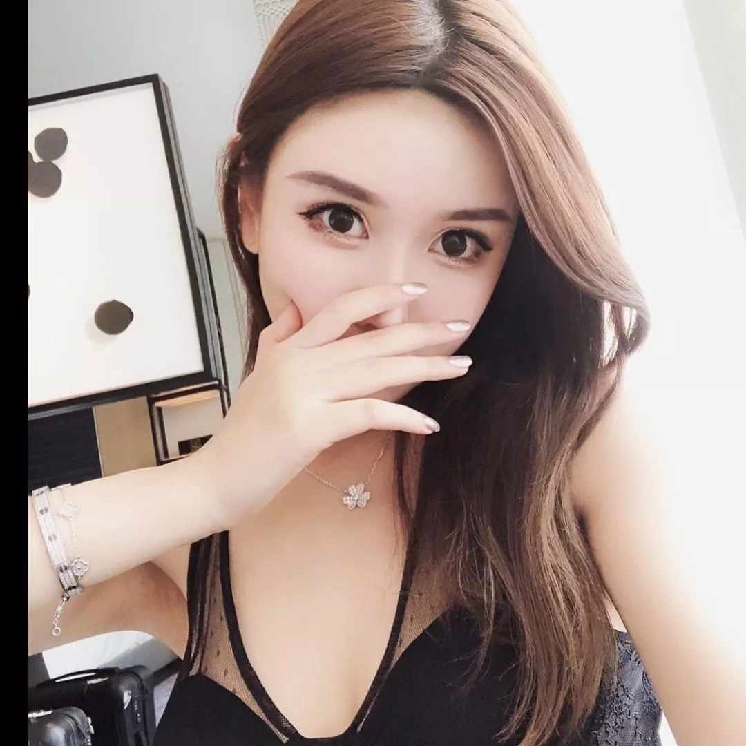 반클리프아펠 알함브라 플라워 펜던트 주얼리 상세 이미지 14
