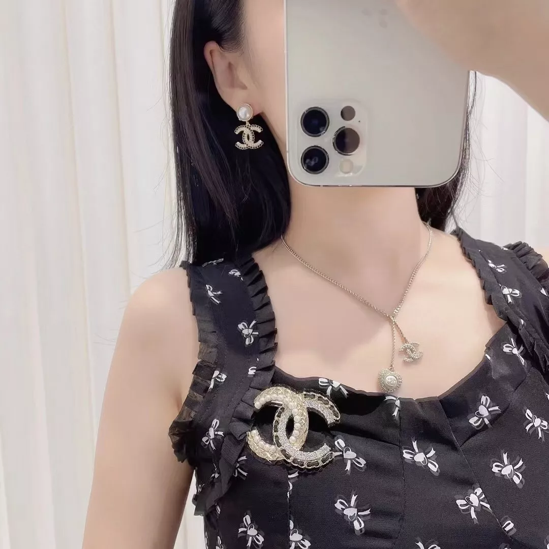 샤넬 퀼팅 더블씨 진주 크리스탈 브로치 상세 이미지 15