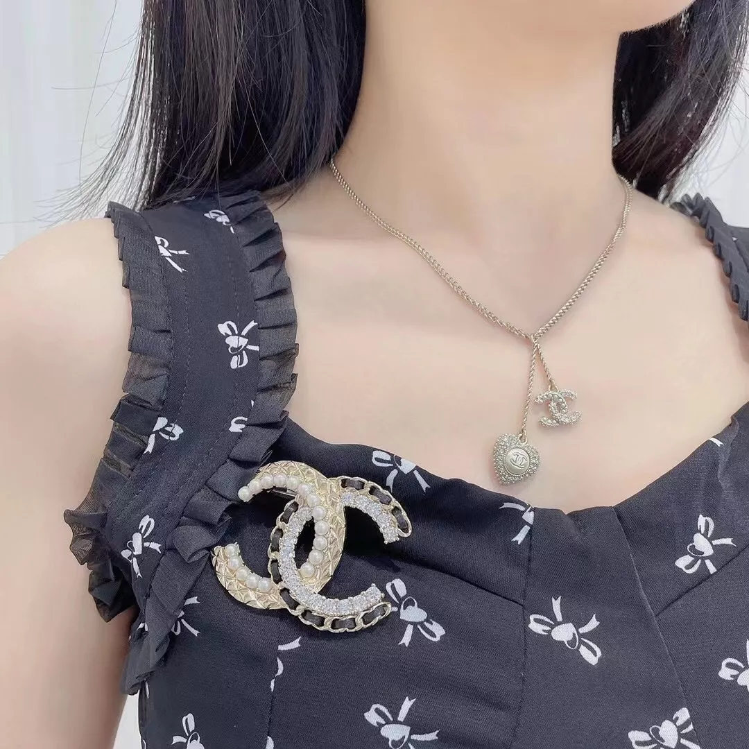 샤넬 퀼팅 더블씨 진주 크리스탈 브로치 상세 이미지 16