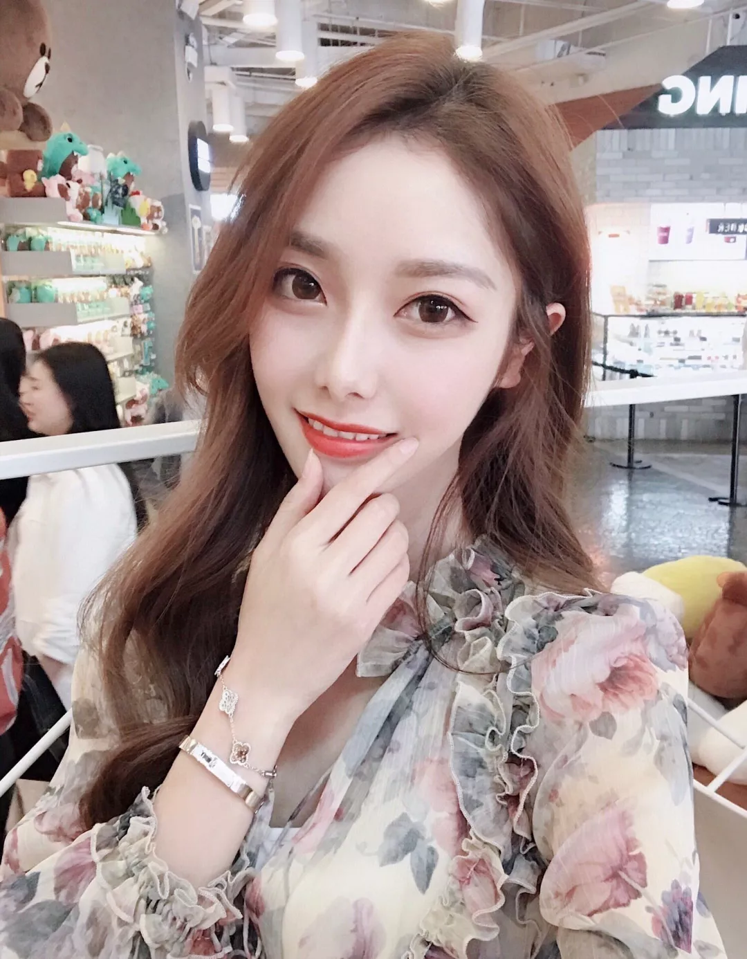 반클리프아펠 미니 알함브라 육화 클로버 팔찌 상세 이미지 10