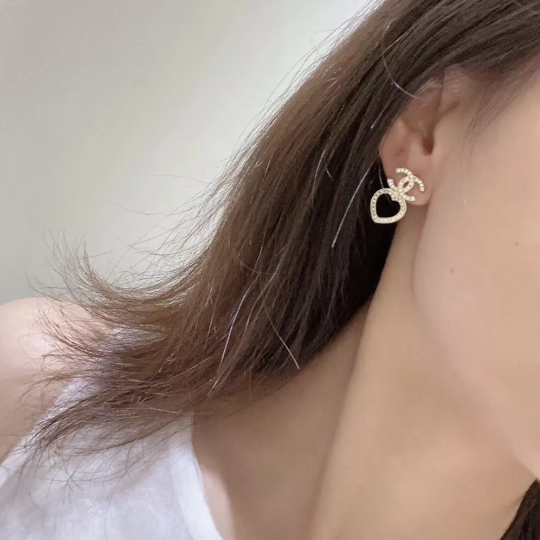 샤넬 풀크리스탈 하트 더블C 스터드 이어링 상세 이미지 8