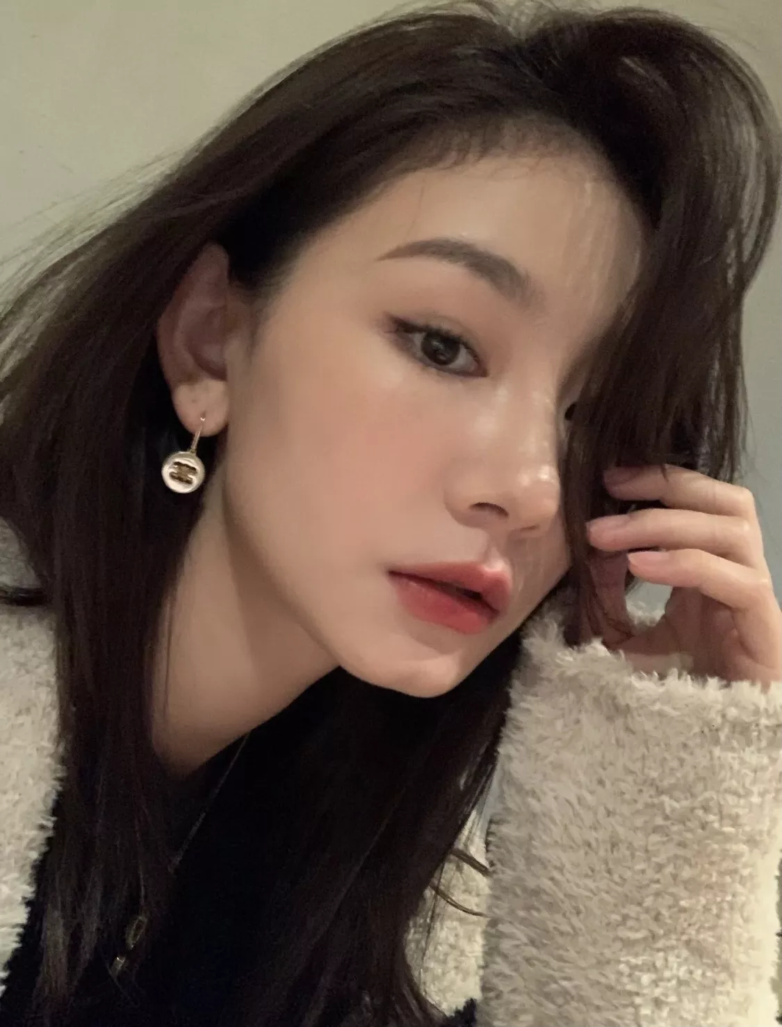 셀린느 트리옹프 원형 코인 드롭 이어링 상세 이미지 7