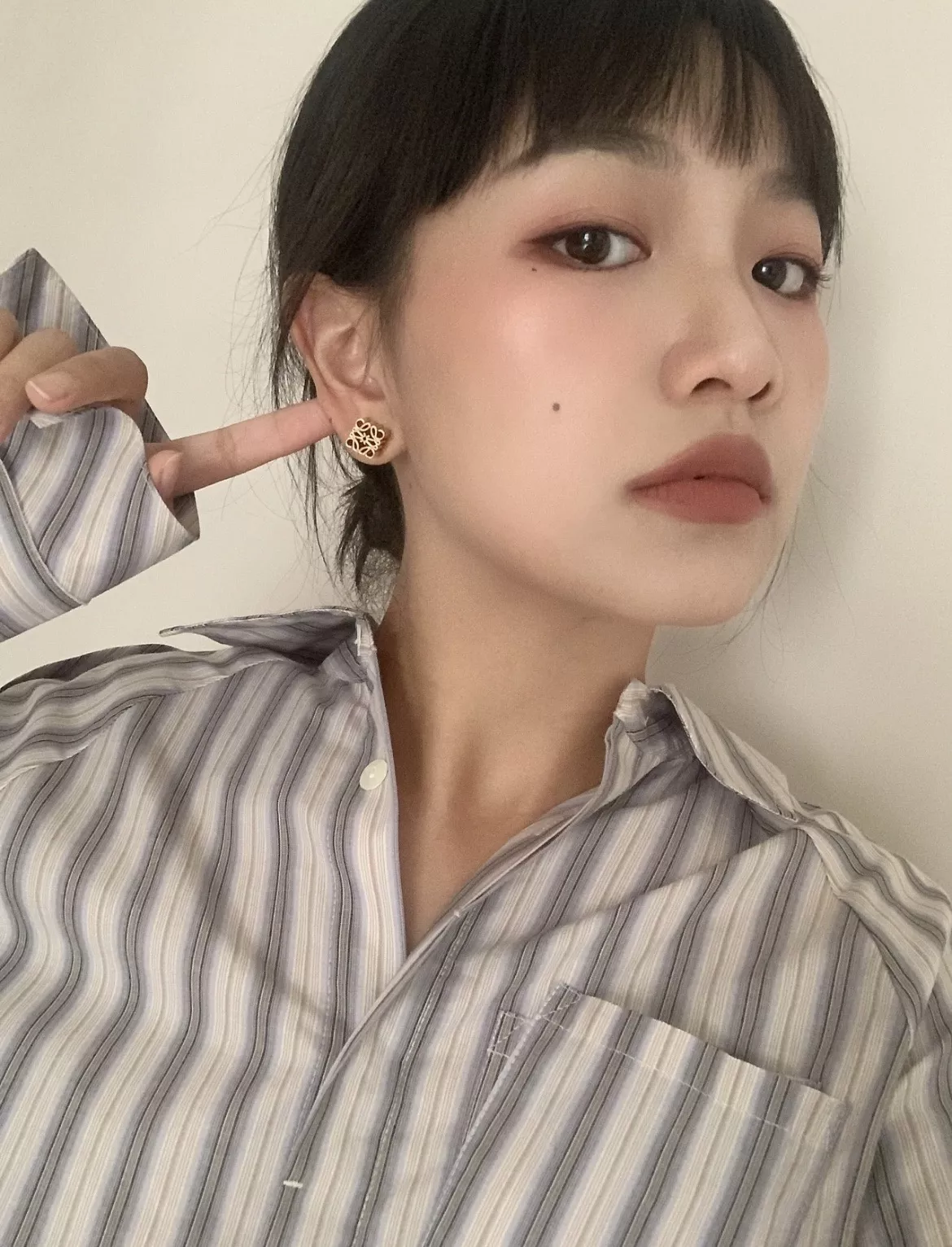 로에베 로고 입체 월병 이어링 상세 이미지 8