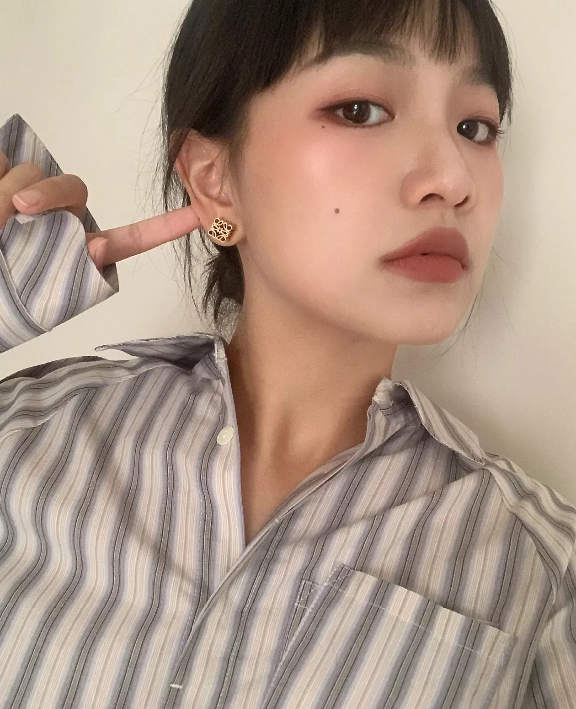 로에베 로고 입체 월병 이어링 상세 이미지 6