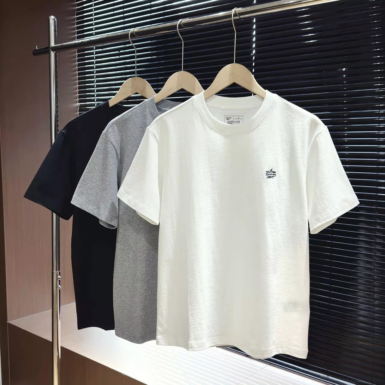 노티카 리복 콜라보 자수 로고 반소매 티셔츠 상세 이미지 7