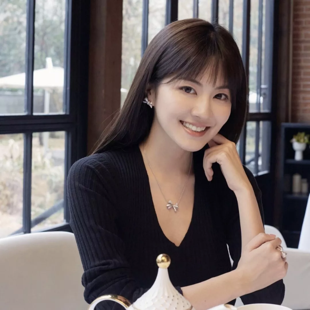 그라프 틸다스보우 리본 이어링 상세 이미지 7