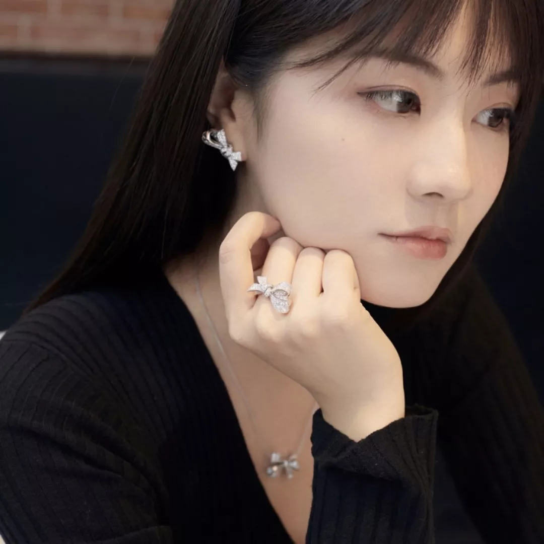 그라프 틸다스보우 리본 이어링 상세 이미지 13