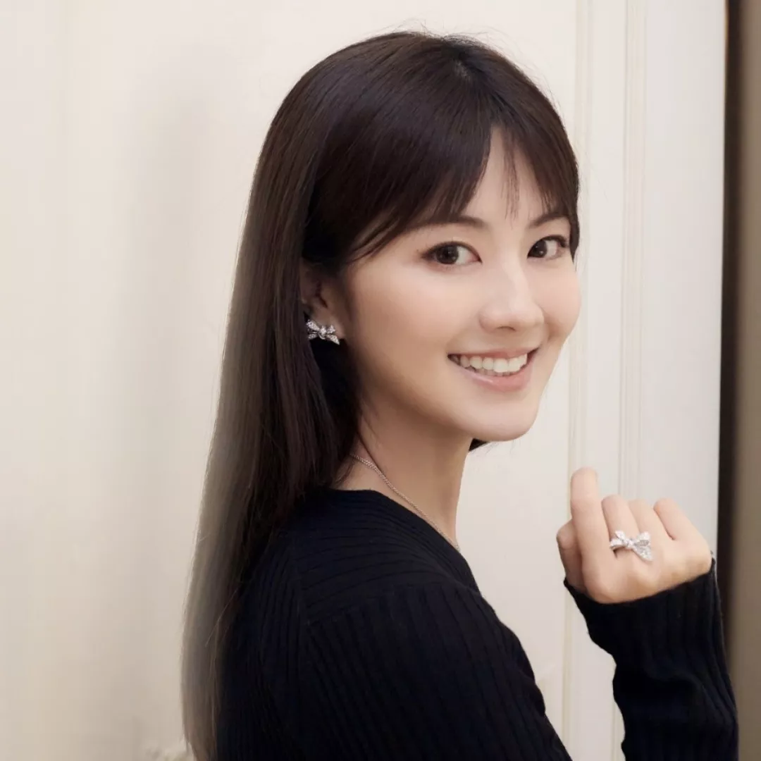 그라프 틸다스보우 리본 이어링 상세 이미지 8