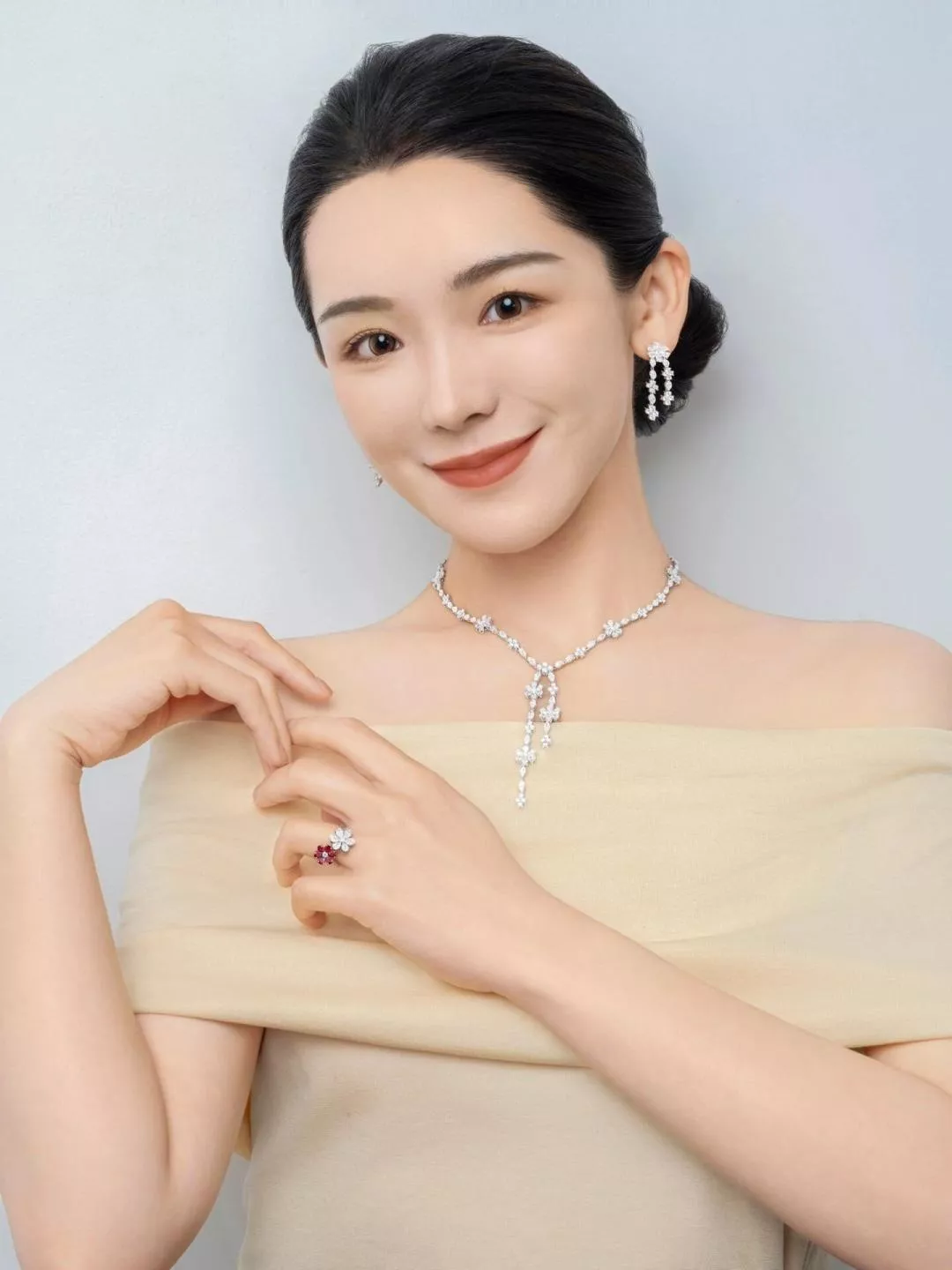노브랜드 플라워 드롭 이어링 상세 이미지 9