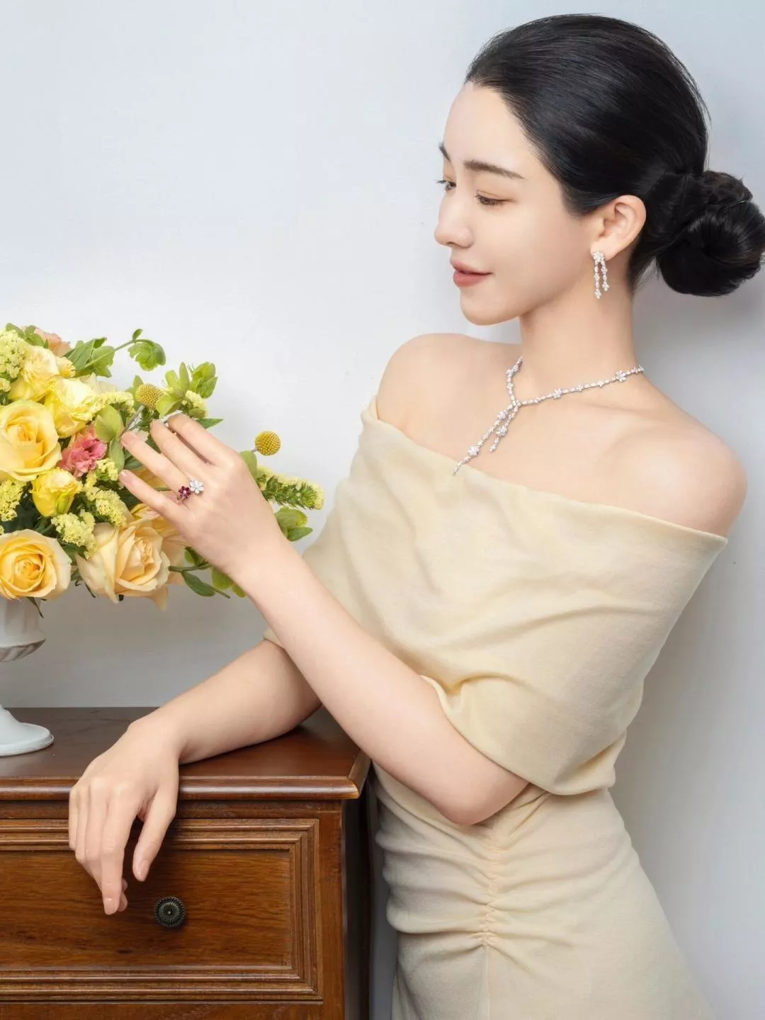 노브랜드 플라워 드롭 이어링 상세 이미지 10