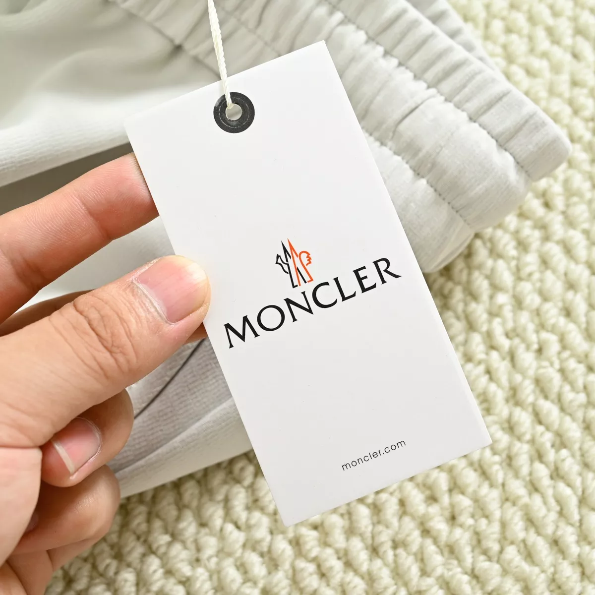 몽클레어 로고 자수 코튼 조거 팬츠 상세 이미지 16