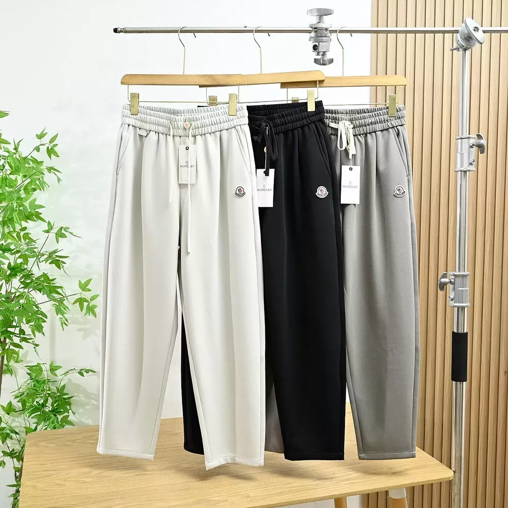 몽클레어 로고 자수 코튼 조거 팬츠