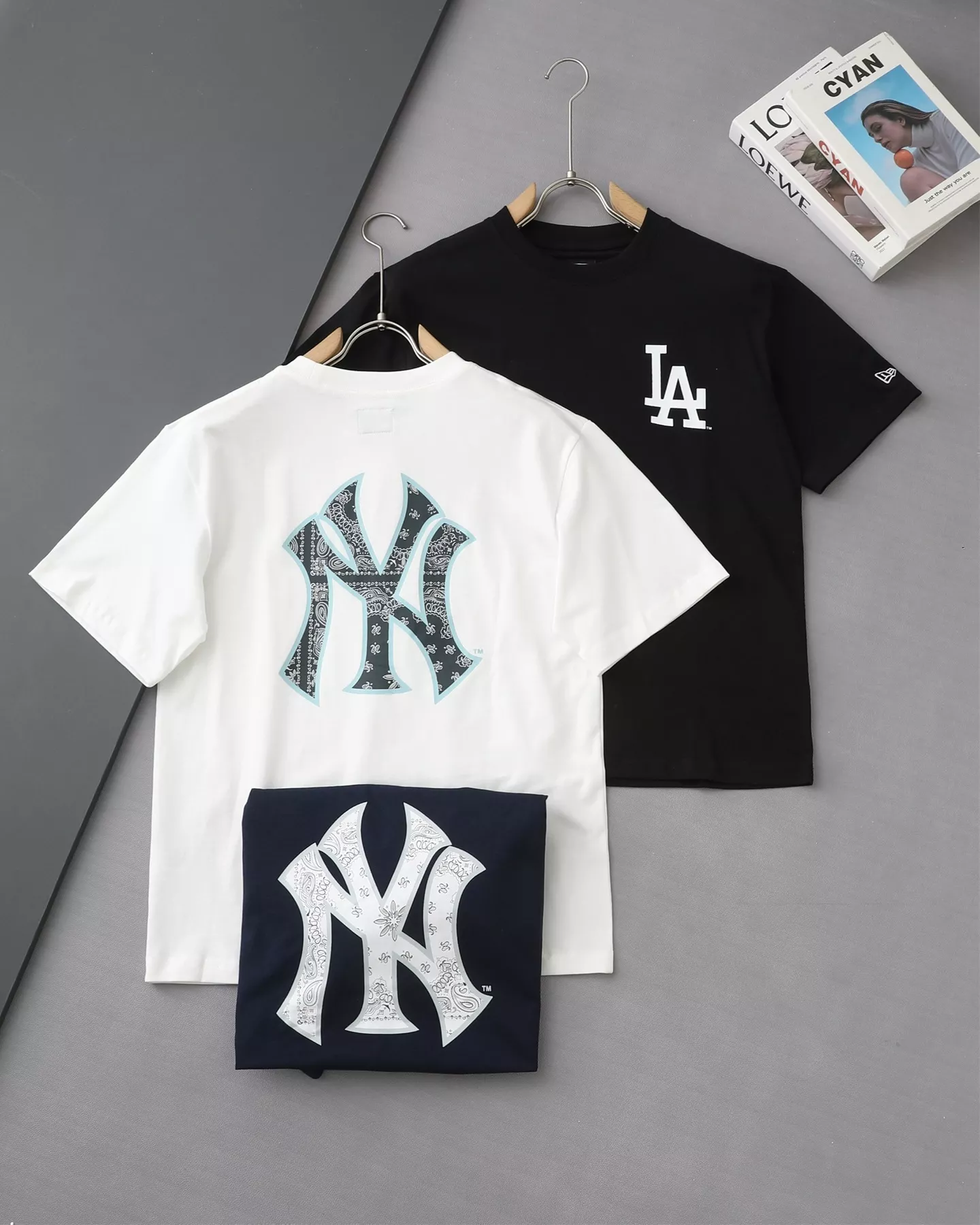 뉴에라 MLB 콜라보 프린팅 반팔 티셔츠 상세 이미지 1