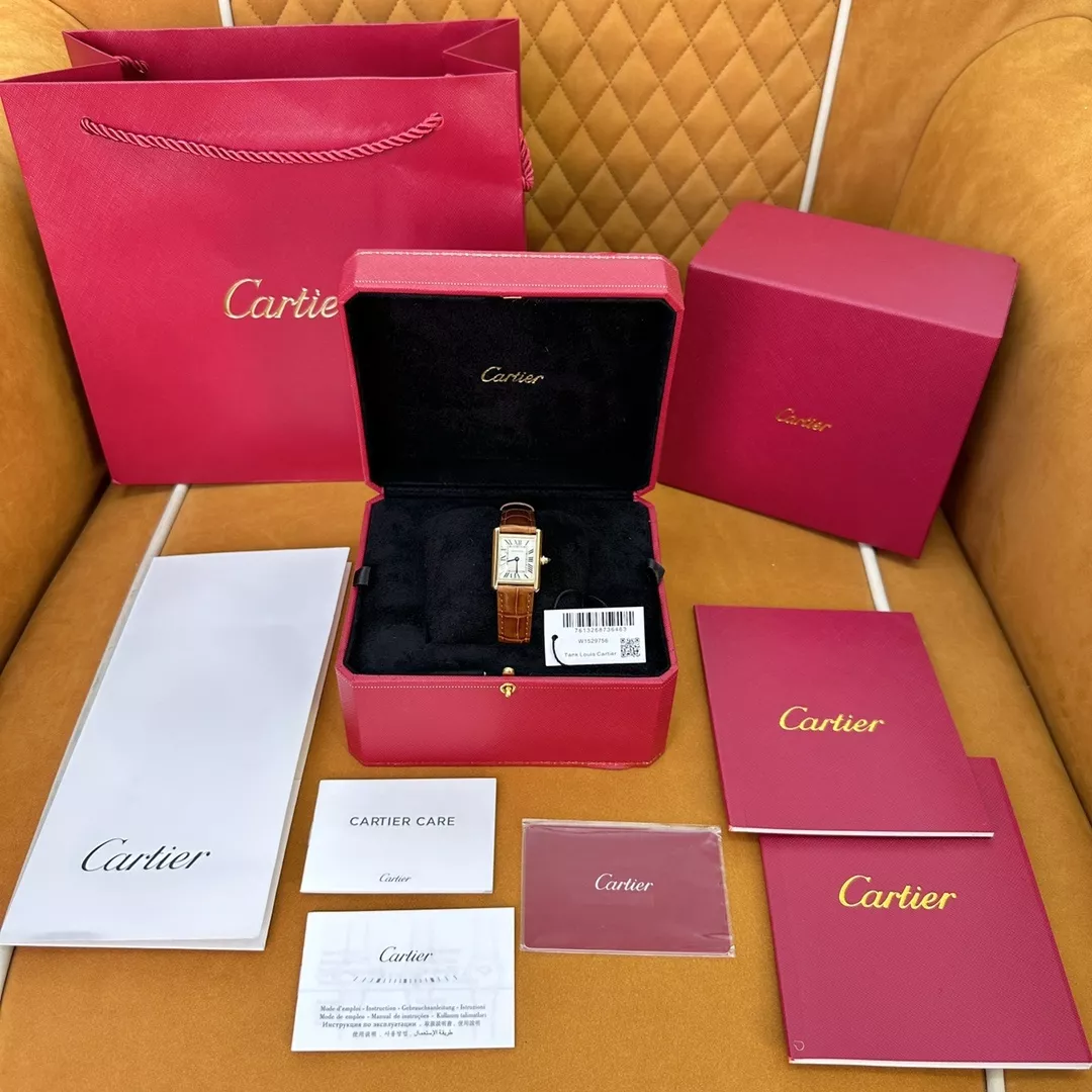 까르띠에 탱크 시리즈 가죽 스트랩 쿼츠 시계 상세 이미지 51