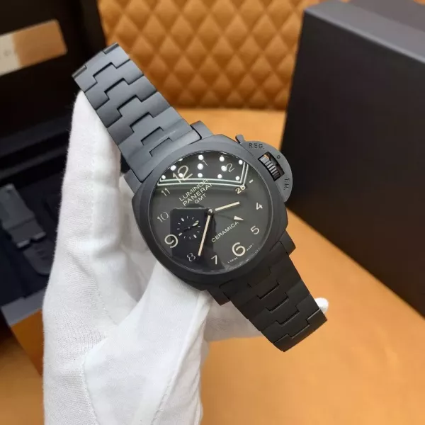 파네라이 루미노르 1950 GMT 세라믹 워치