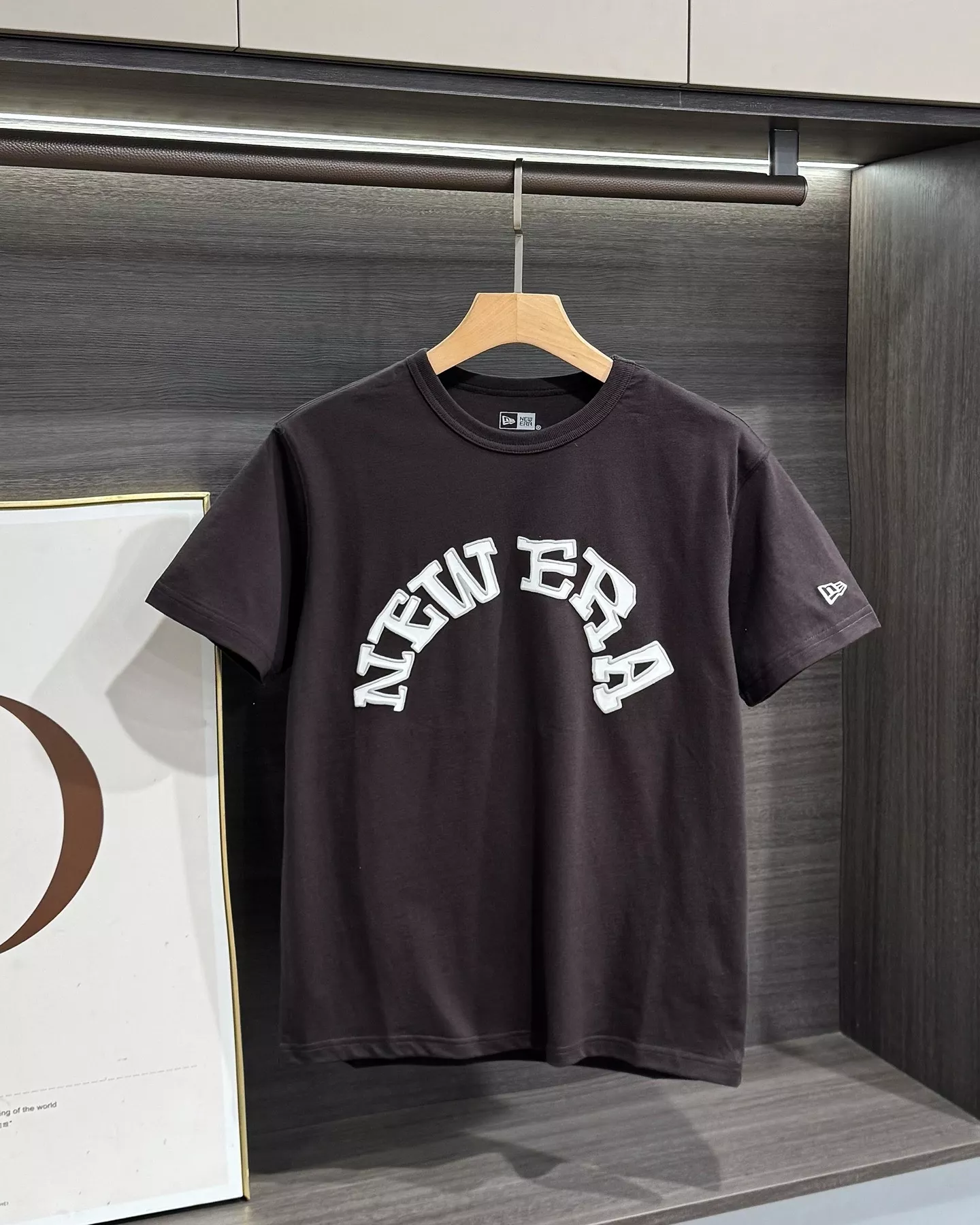 뉴에라 만화풍 팀 로고 반소매 티셔츠 상세 이미지 5