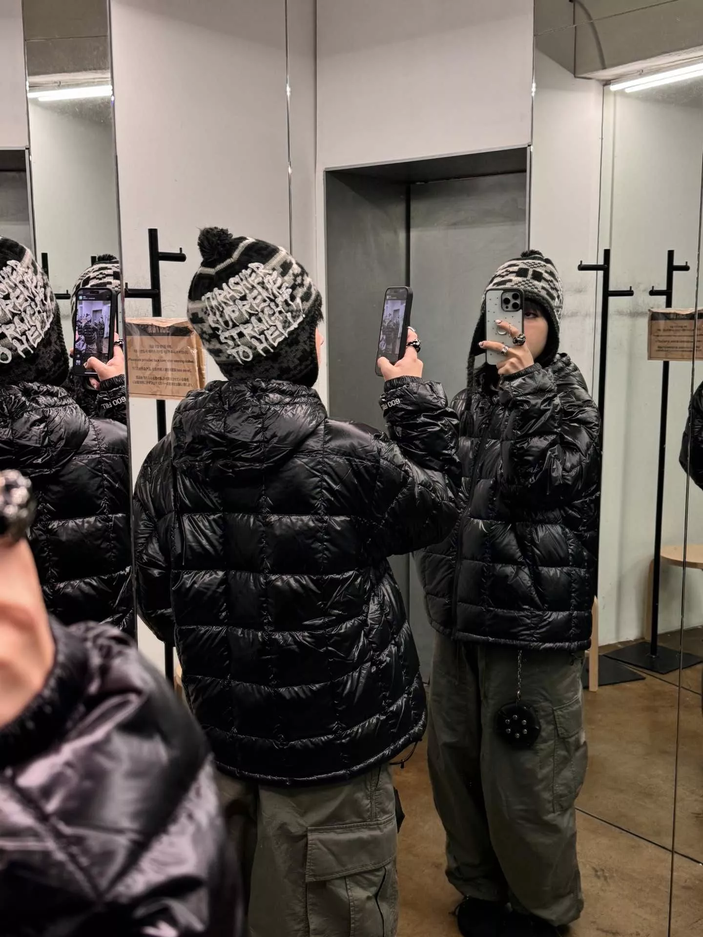 스투시 로고 히든포켓 후드 패딩 재킷 상세 이미지 13