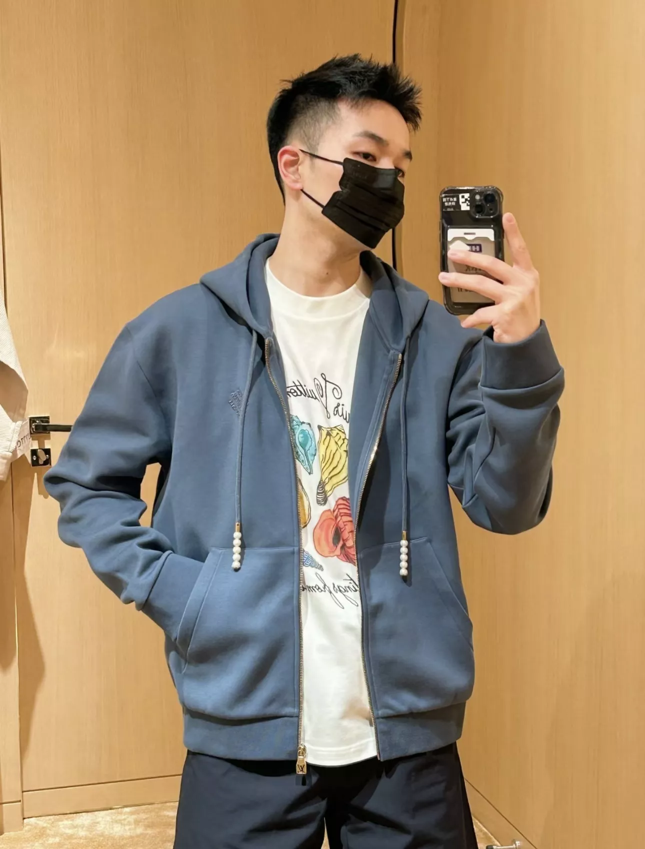 루이비통 진주 드로스트링 자수 후드 집업 상세 이미지 10