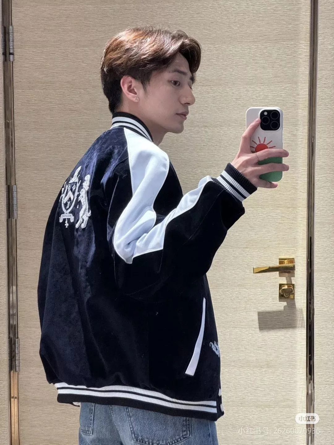 루이비통 강아지 자수 벨벳 배색 재킷 상세 이미지 14