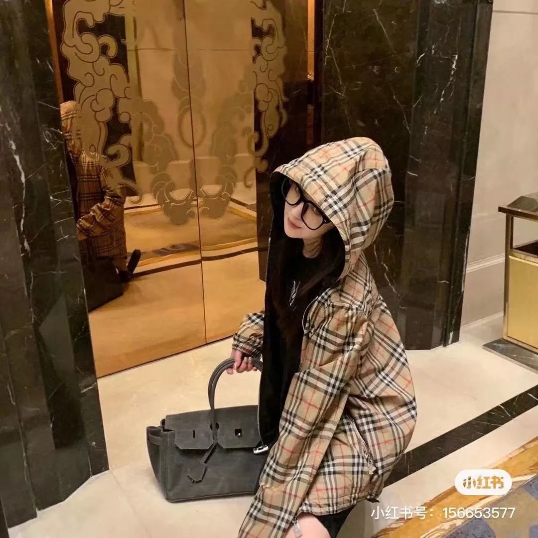 버버리 클래식 체크 양면 후드 재킷 상세 이미지 10