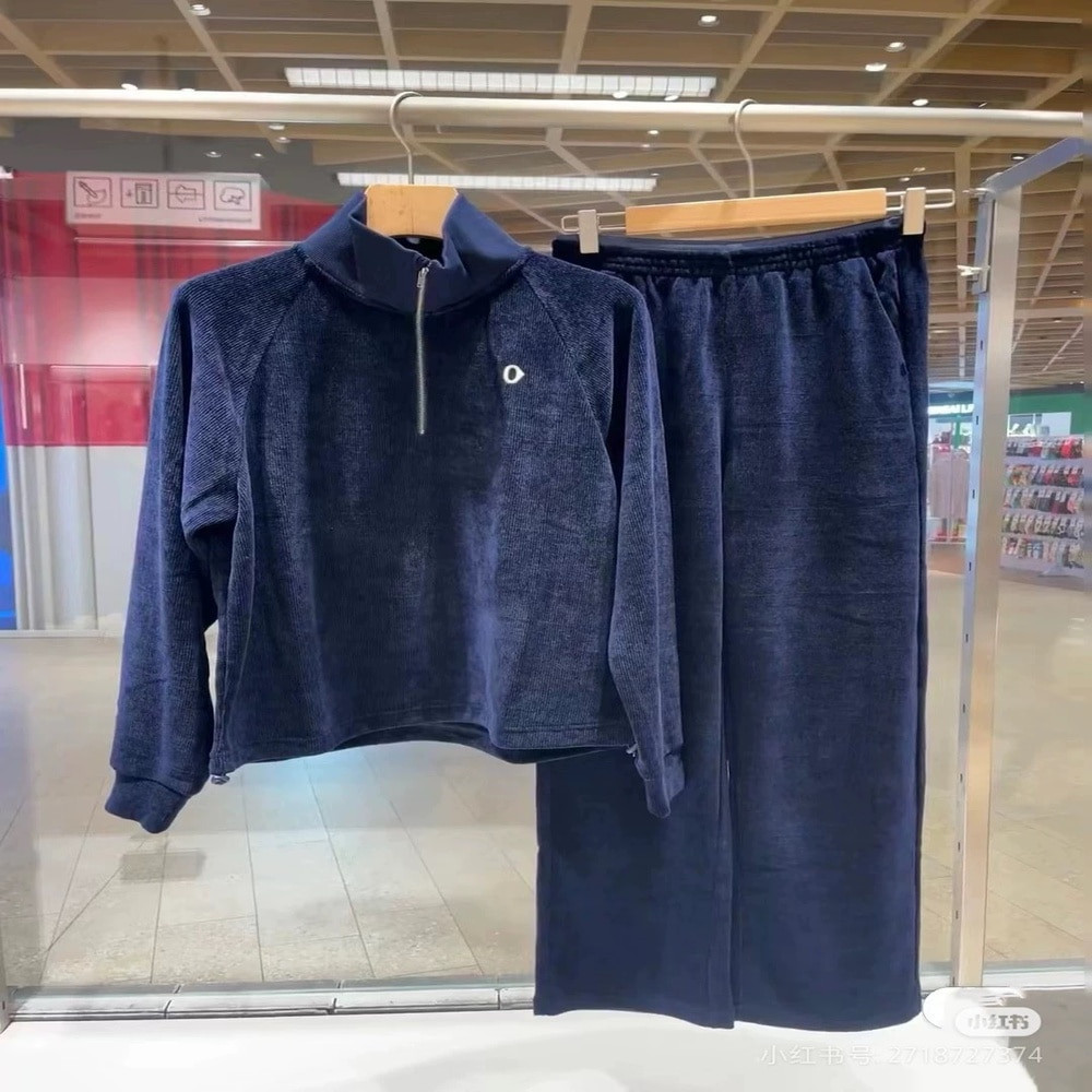 안코라우 셔닐 원단 집업 상하의 세트