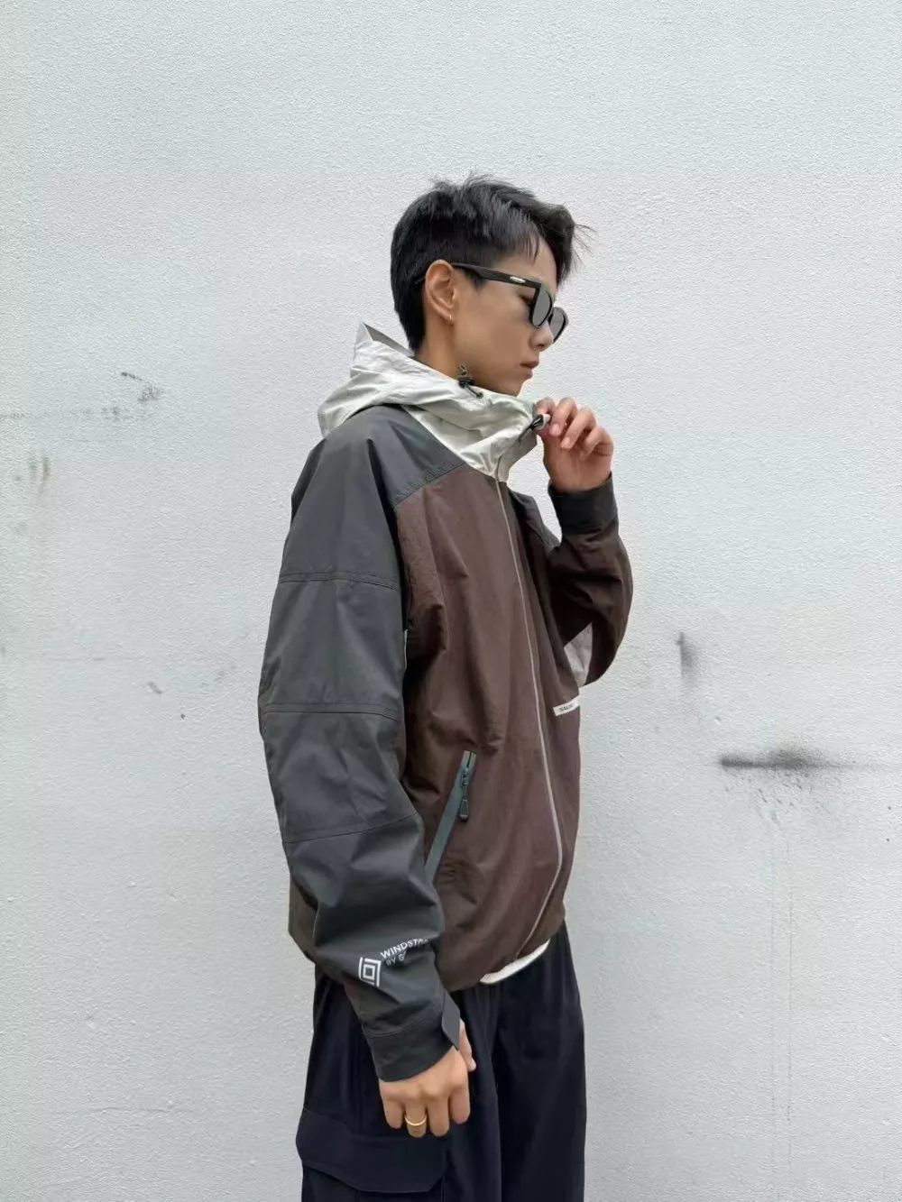 살로몬 아웃도어 방풍 배색 후드 재킷 상세 이미지 50