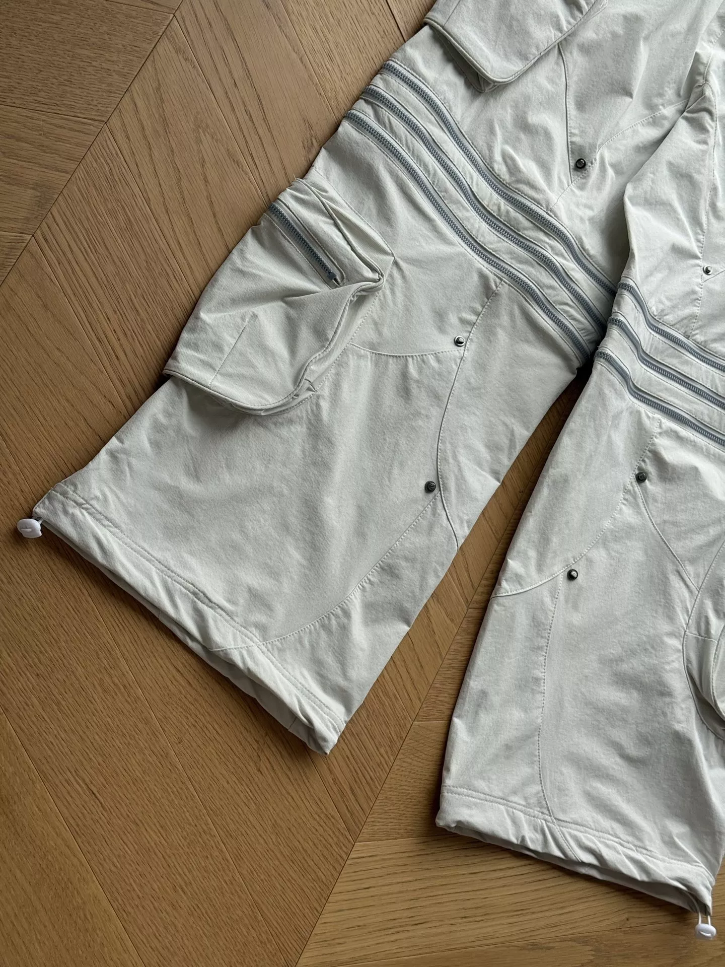 아디다스 멀티 지퍼 포켓 공용 카고 팬츠 상세 이미지 28