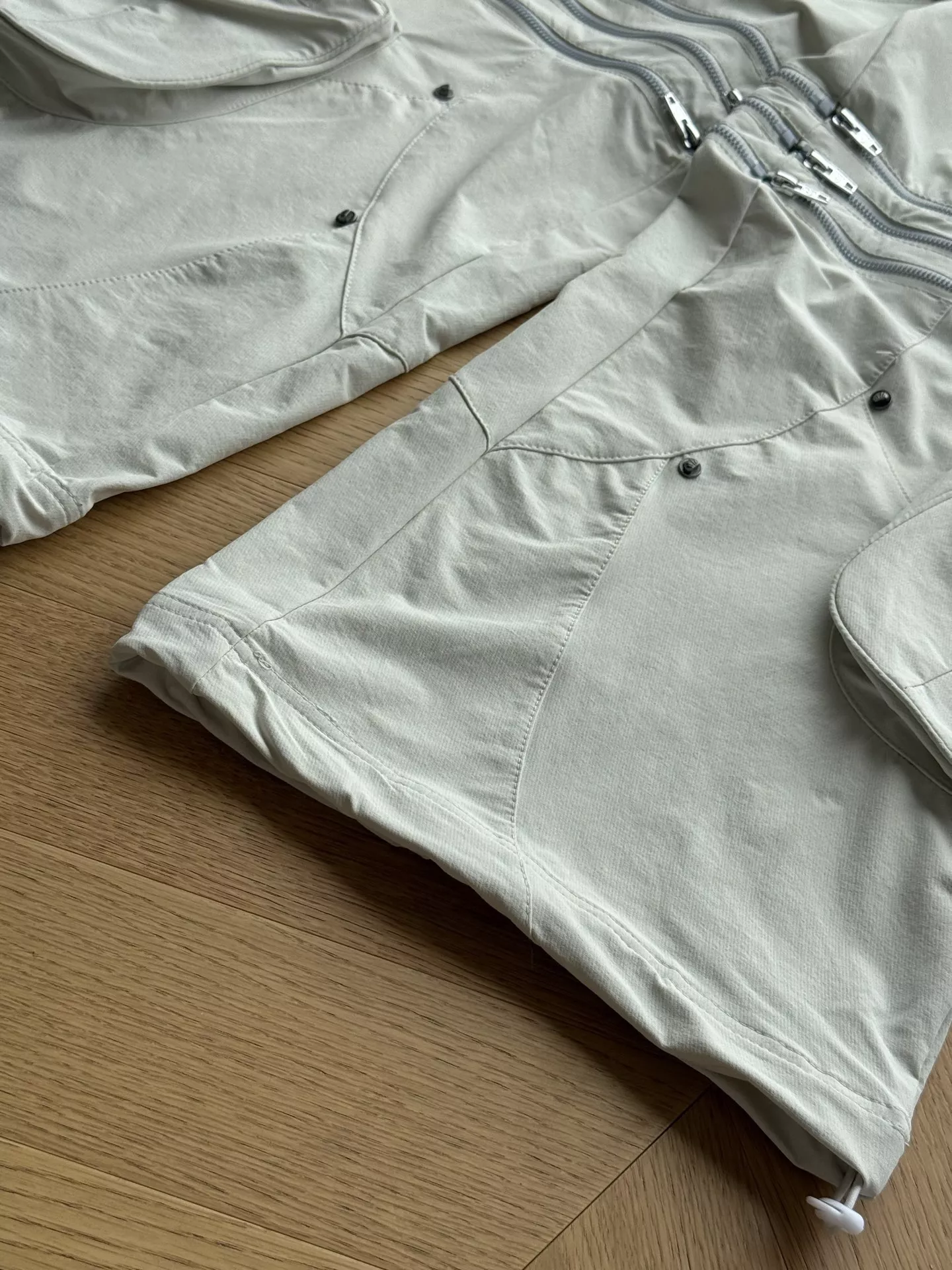 아디다스 멀티 지퍼 포켓 공용 카고 팬츠 상세 이미지 24