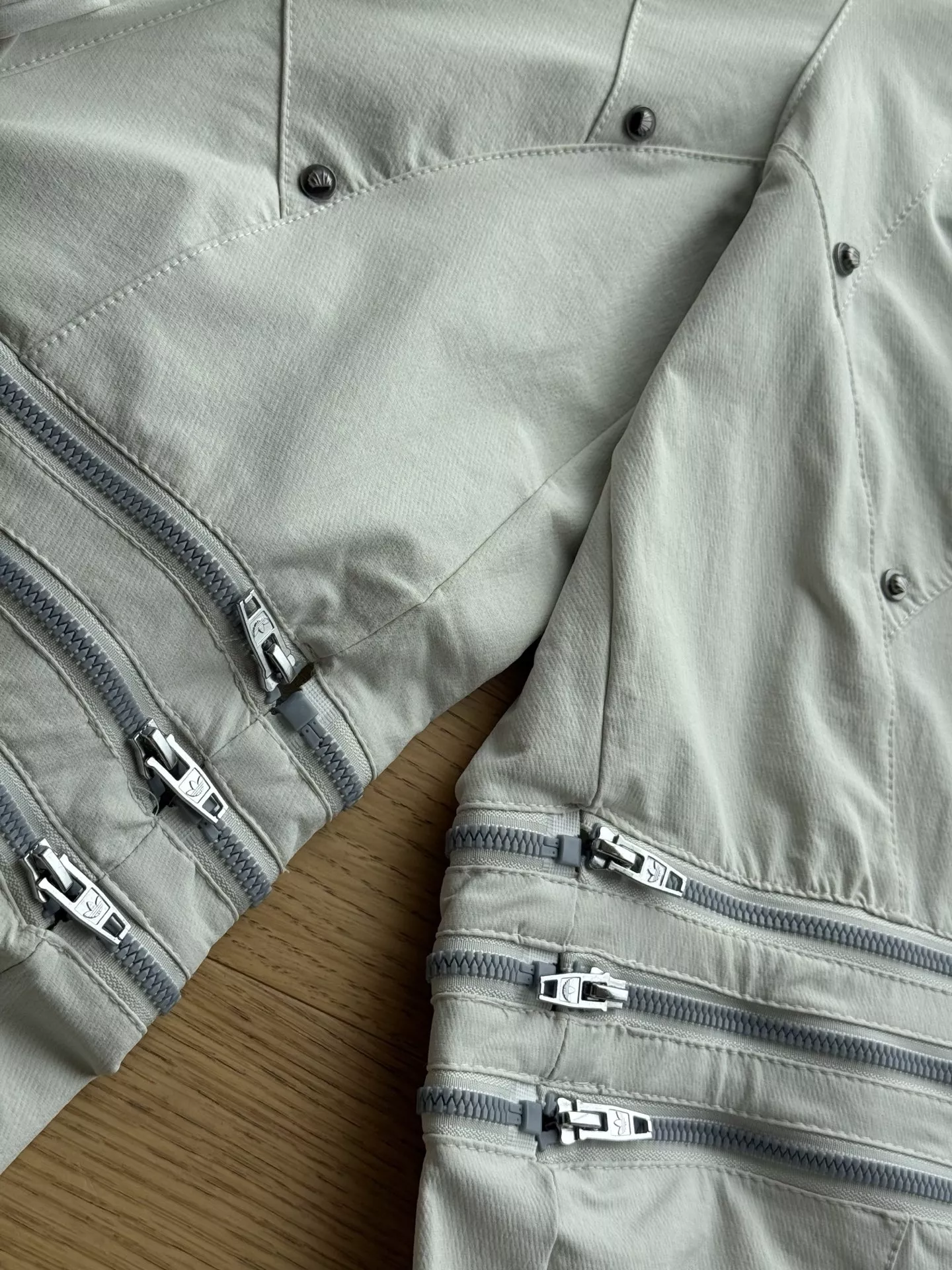 아디다스 멀티 지퍼 포켓 공용 카고 팬츠 상세 이미지 20