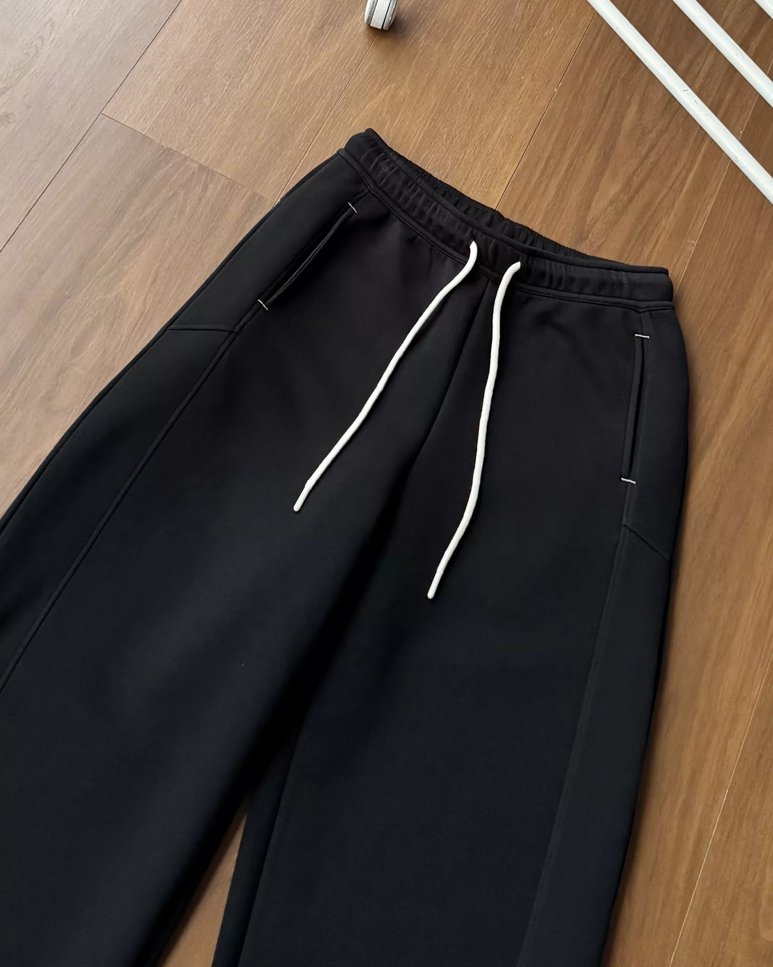 살로몬 커브 절개 조거 팬츠 상세 이미지 10