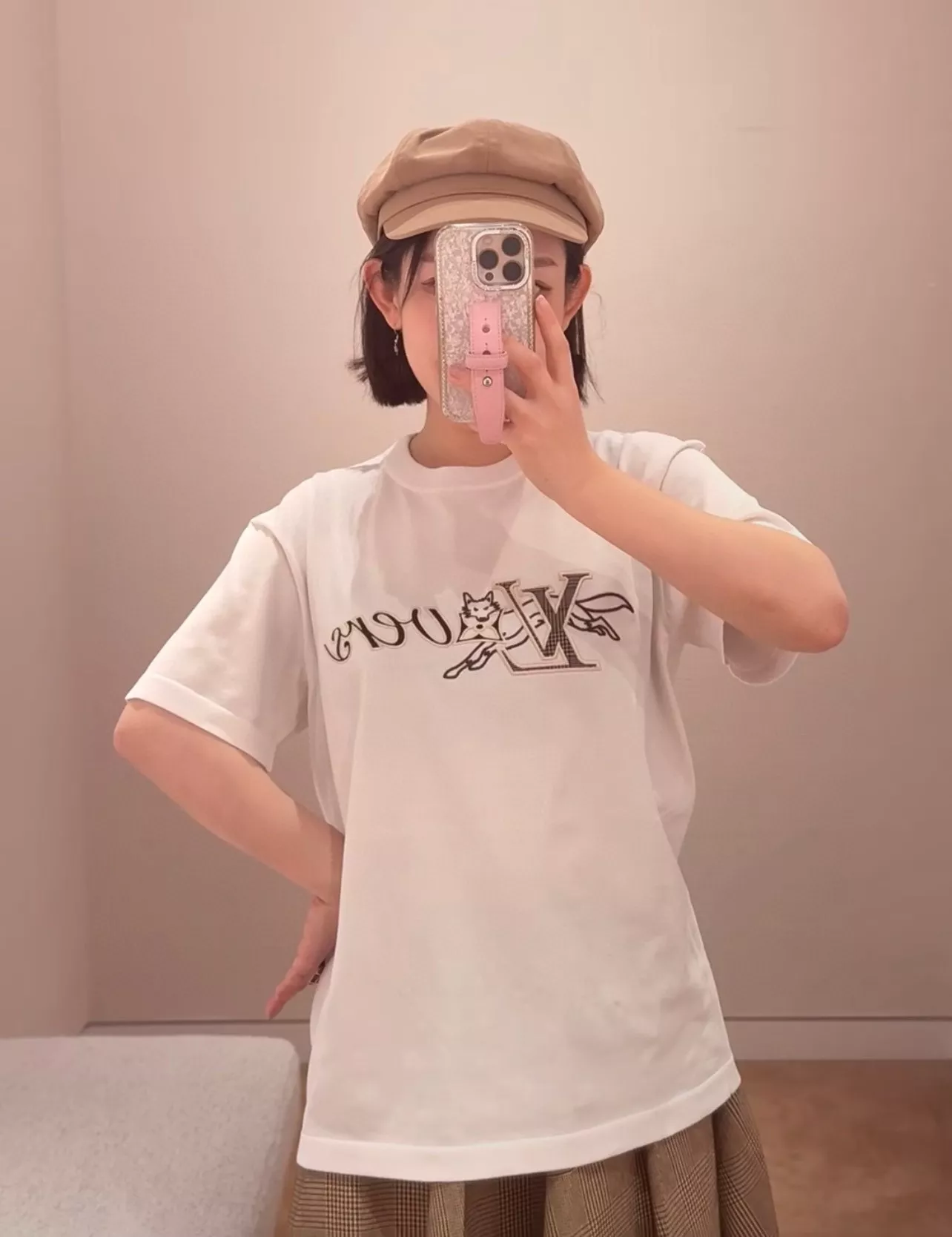 루이비통 자수 크라운 레터링 반소매 티셔츠 상세 이미지 12