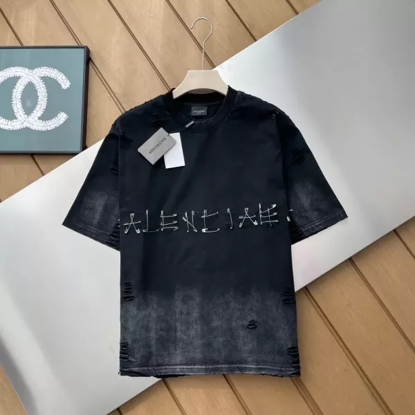 발렌시아가 메탈 로고 워싱 반소매 티셔츠