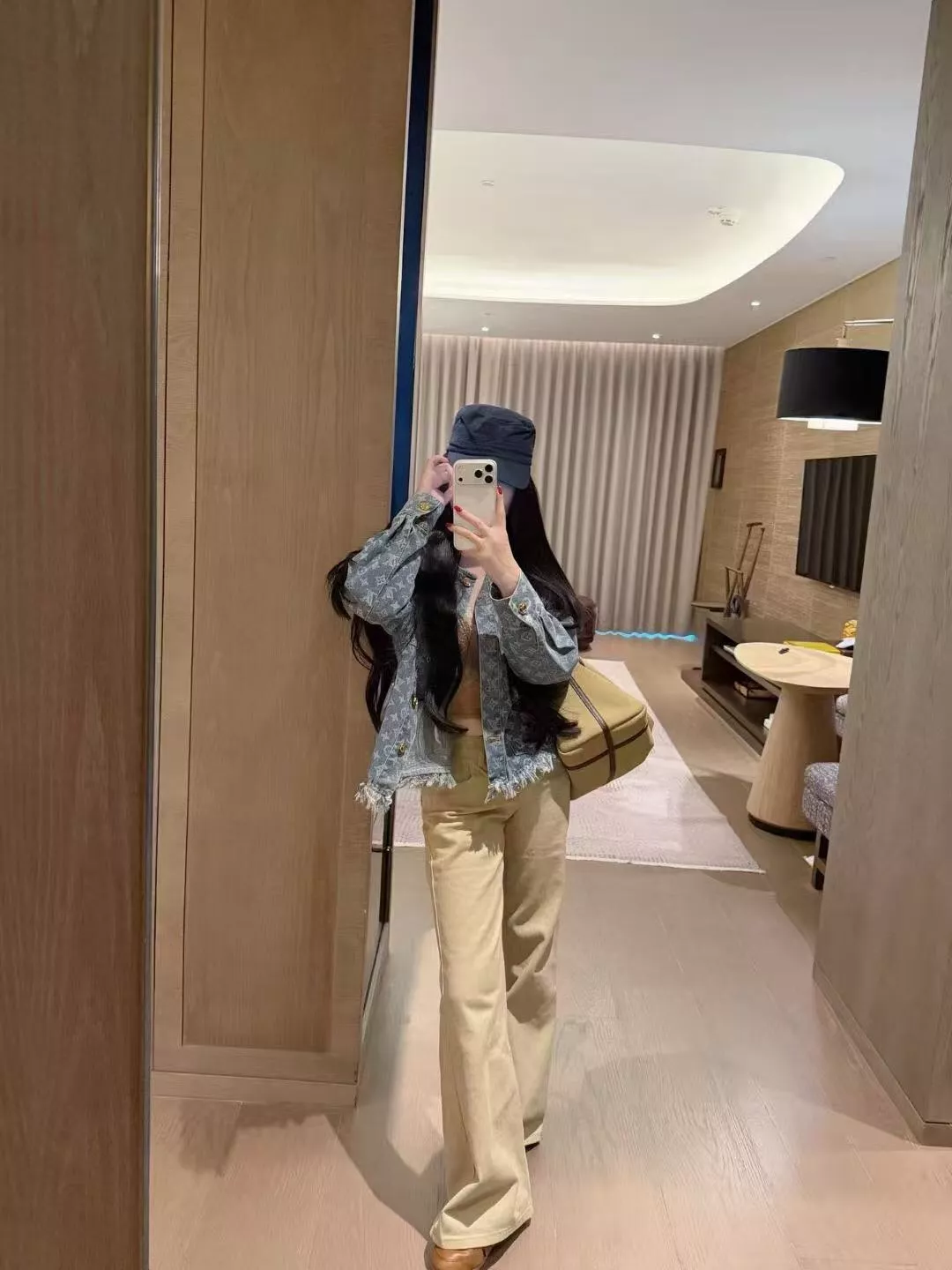 루이비통 로고 자카드 프린지 데님 재킷 상세 이미지 12