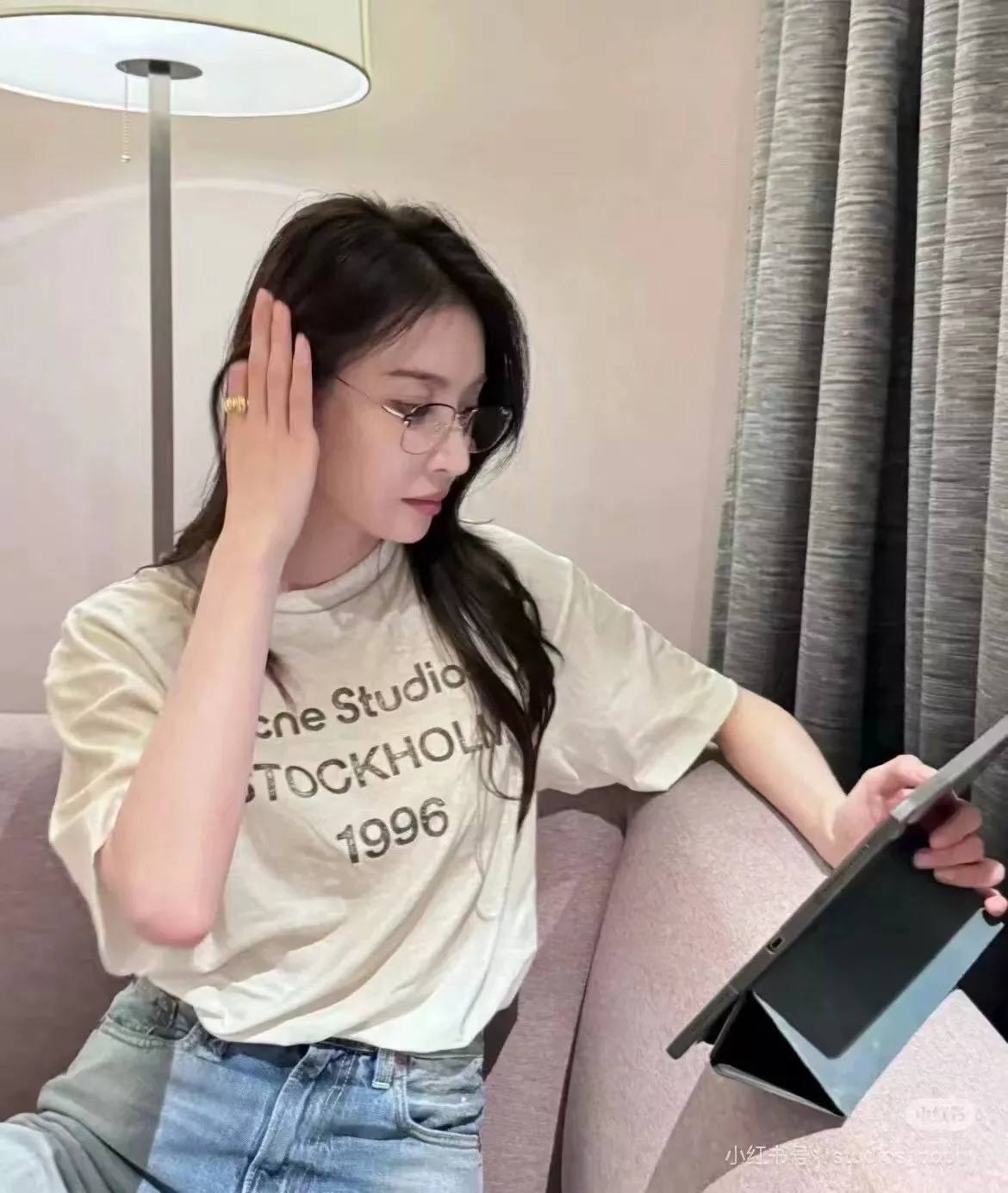 아크네스튜디오 빈티지 로고 프린트 반소매 티셔츠 상세 이미지 23