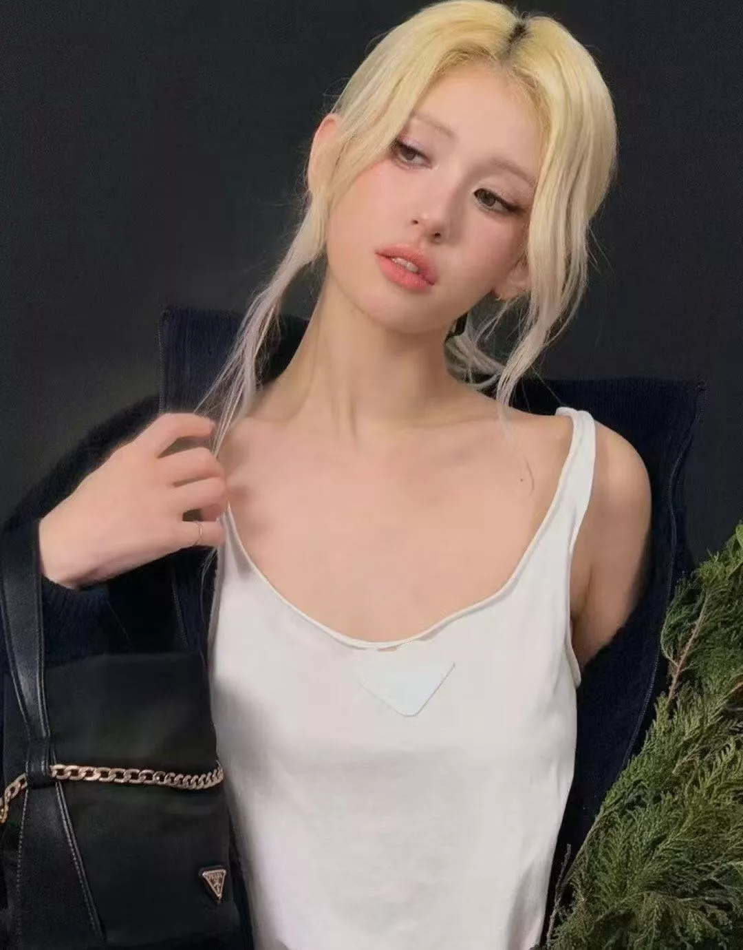 프라다 삼각 자수 패치 코튼 이너 나시 상세 이미지 22
