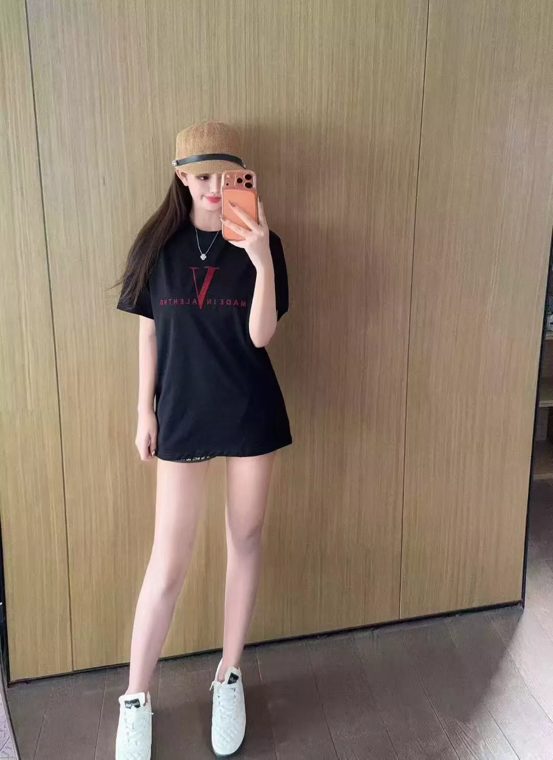 발렌티노 브이 레터링 코튼 반소매 티셔츠 상세 이미지 19