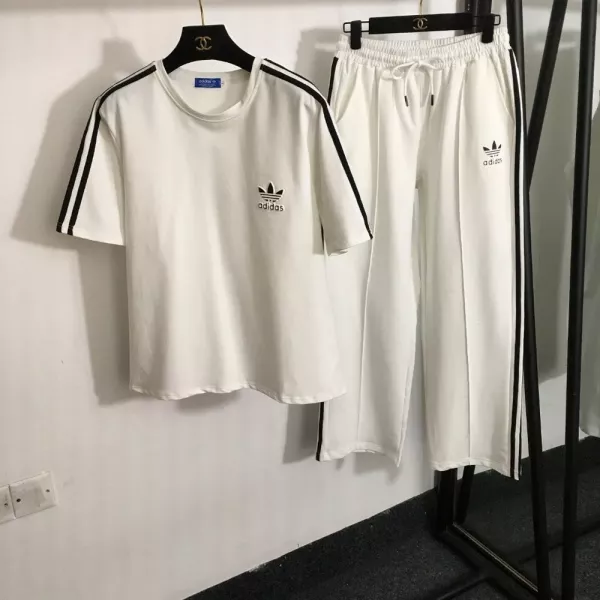아디다스 삼선 반소매 티셔츠 팬츠 세트