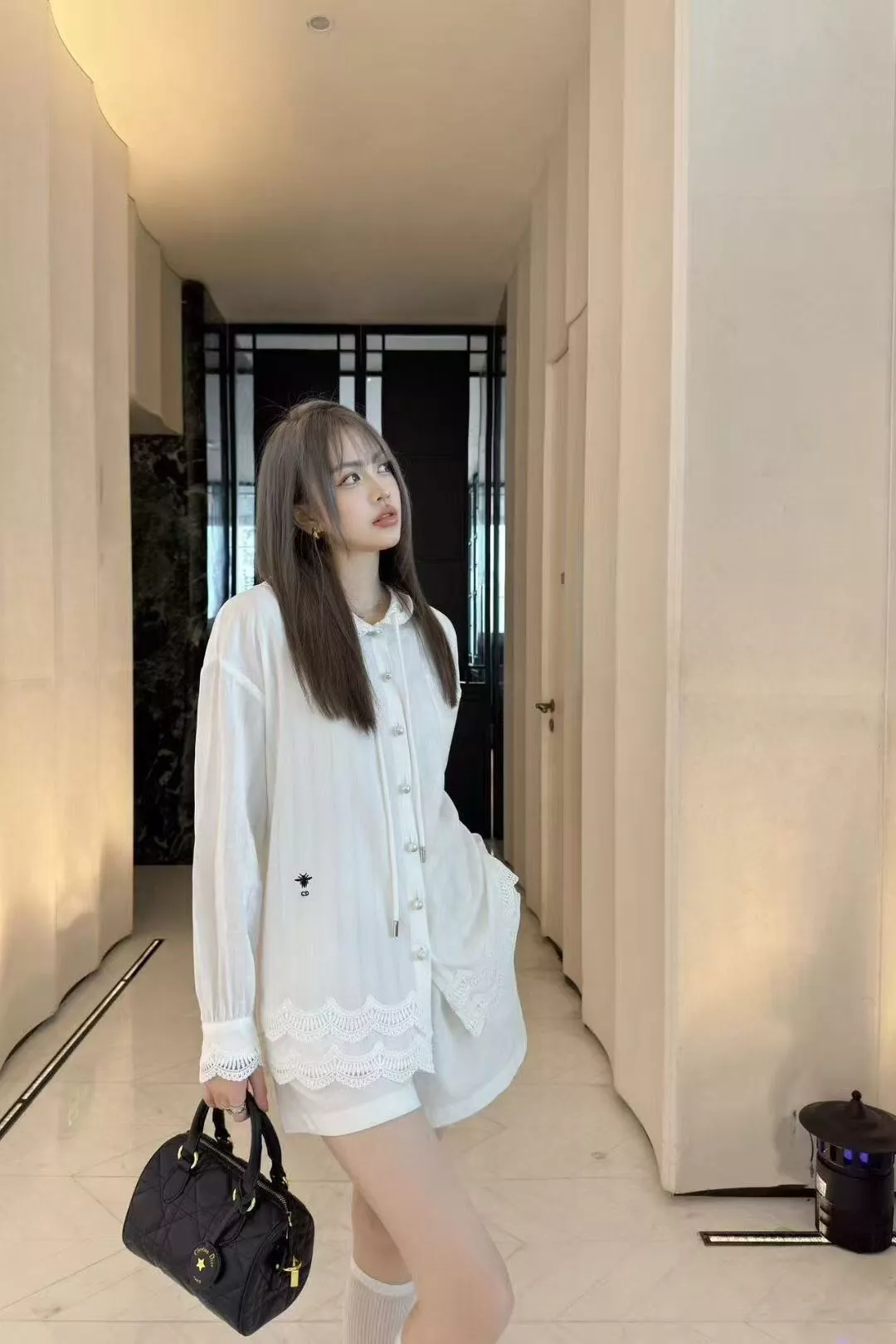 디올 벌 자수 진주 버튼 레이스 후드 린넨 셔츠 상세 이미지 12